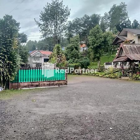 Paragajen Pertiwi Village Redpartner מראה חיצוני תמונה